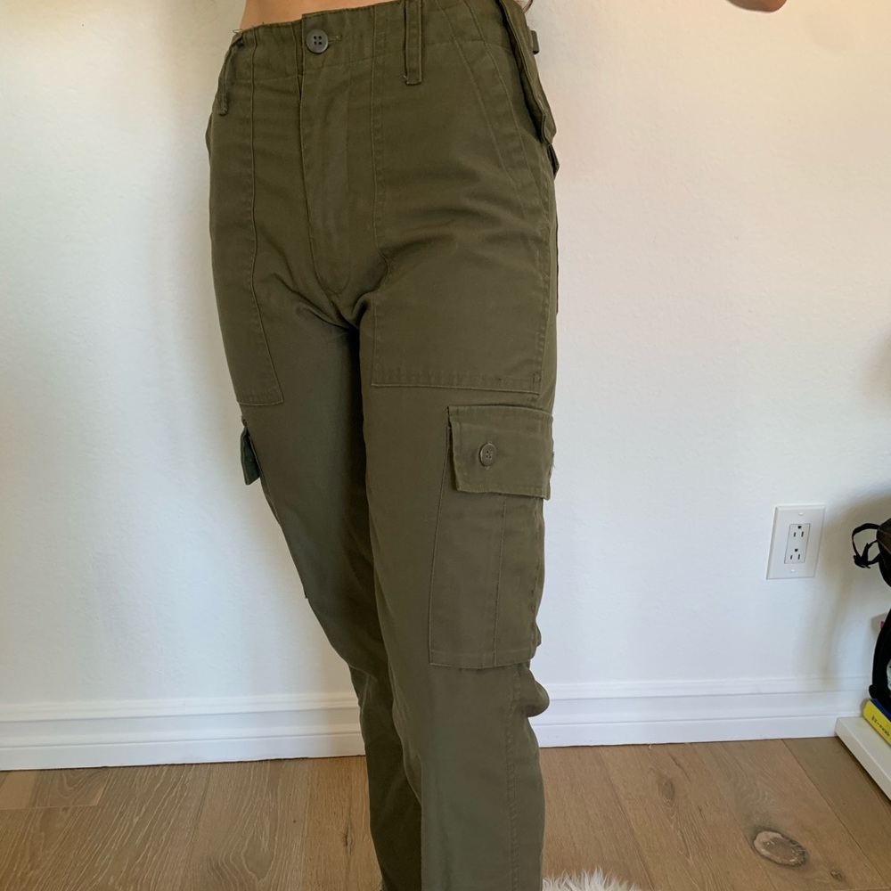 URBAN OUTFITTERS GREEN CARGO PANTS